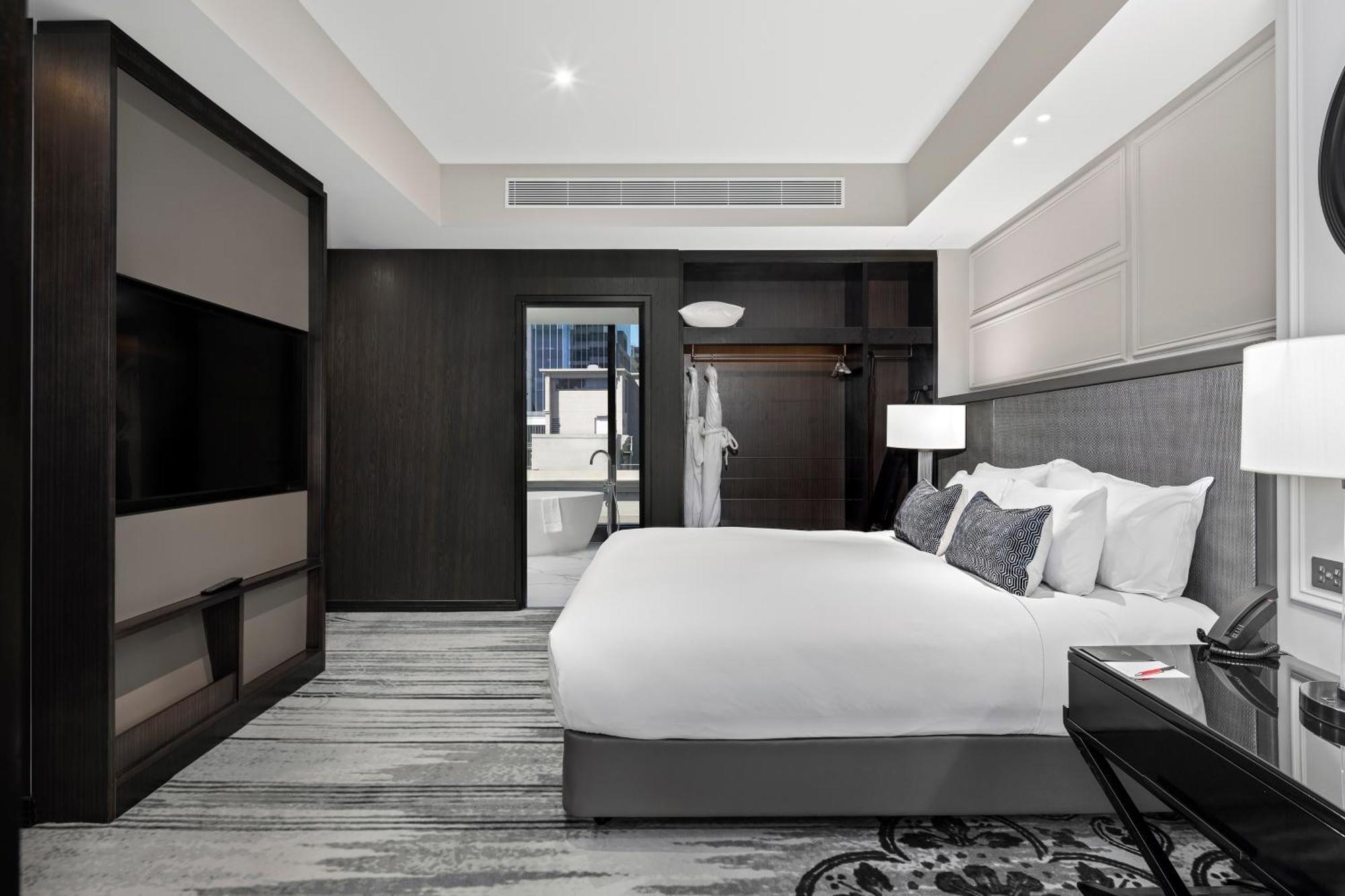 Отель Sofitel Аделаида Экстерьер фото Deluxe Suite